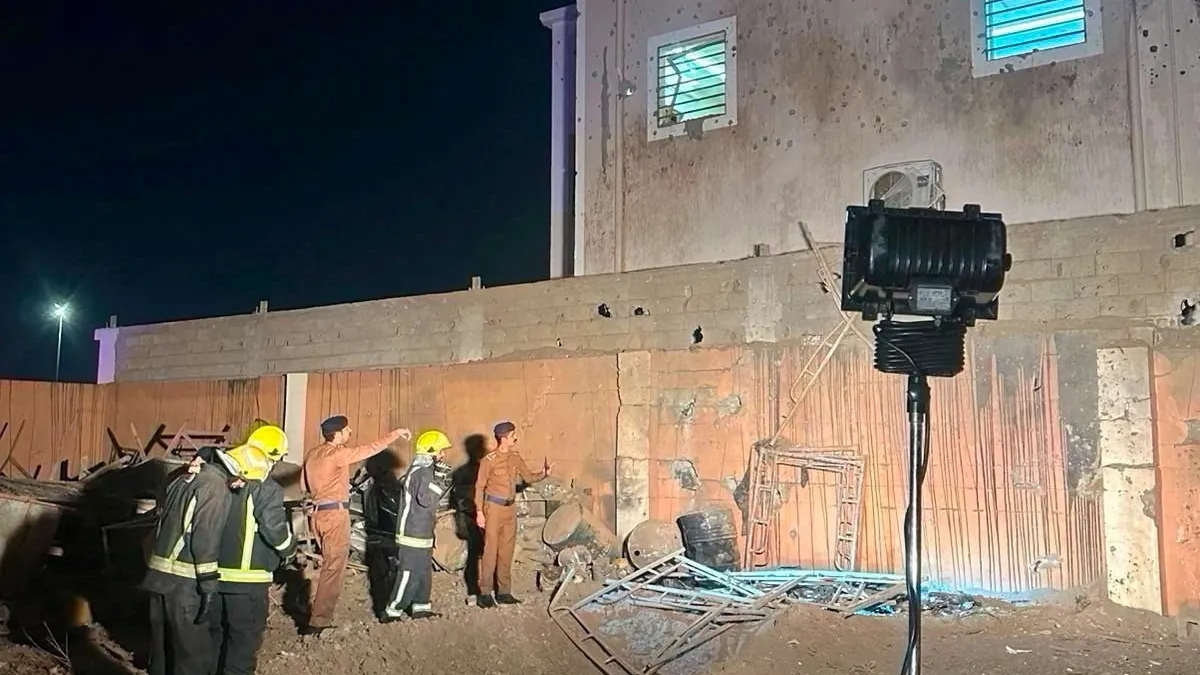 مقذوف حوثي يصيب شخصين ويخلف أضراراً في مسجد بمنطقة جازان حسب السلطات السعودية