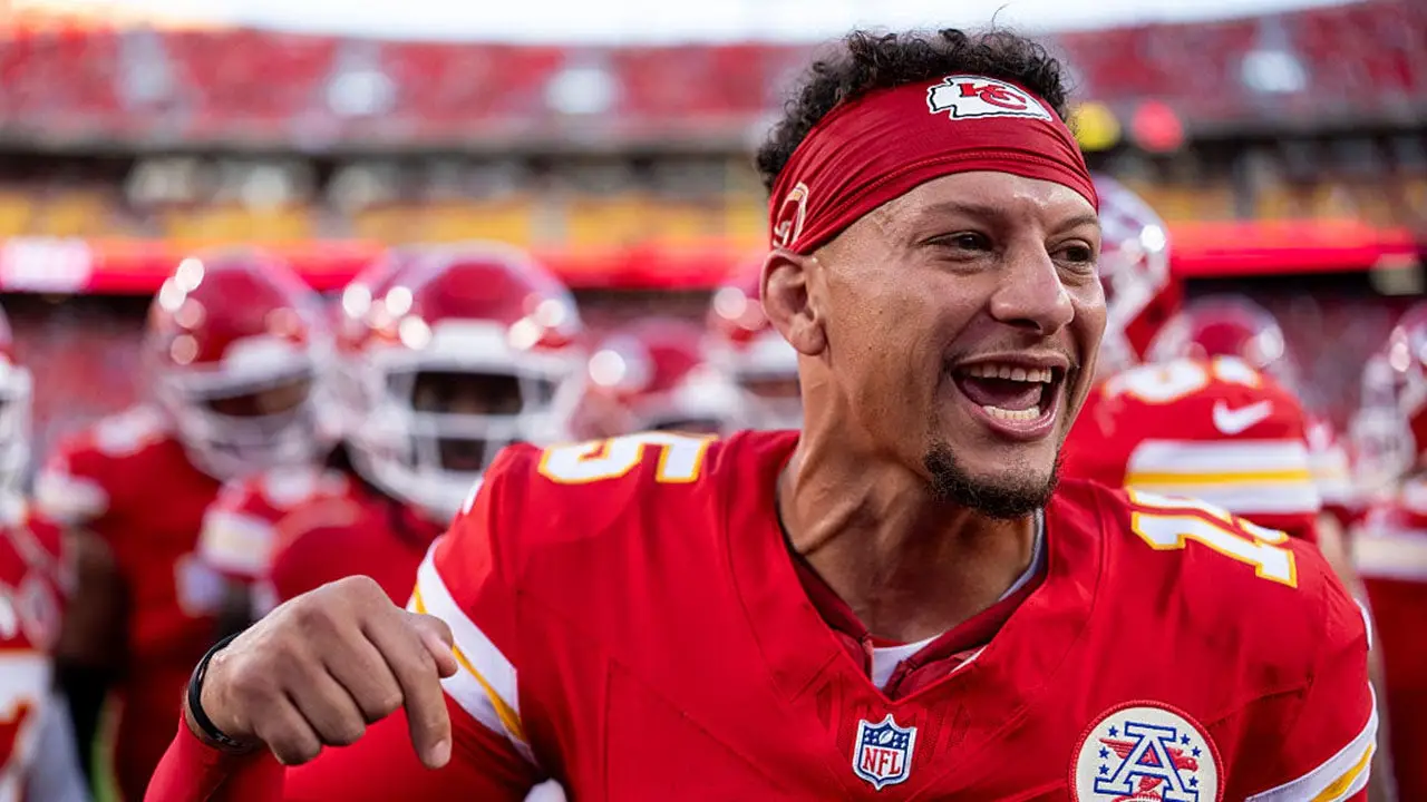 لعبة الكلمتين: وصف أداء كل فريق في الدوري الوطني للكرة الطائرة (NFL) في الأسبوع الأول بكلمتين فقط